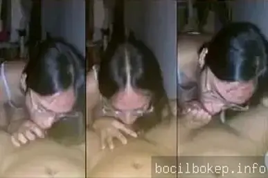 Biarin adik sepupu nakal isep kontol nikmat